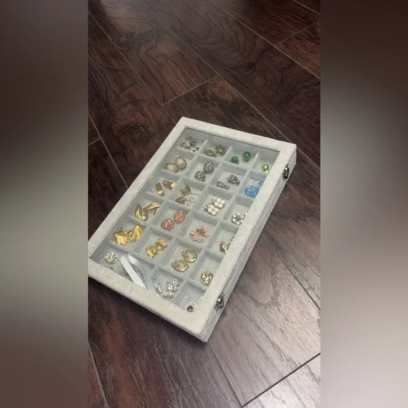 Vintage Jewelry Set - Picture 11 of 11